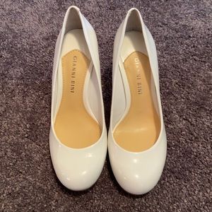 Gianni Bini white pumps
